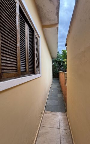 Casa à venda com 162m², 2 quartos e 3 vagas Casa à venda com 162m², 2 quartos e 3 vagasCorredor