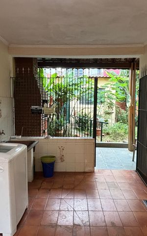 Casa à venda com 162m², 2 quartos e 3 vagas Casa à venda com 162m², 2 quartos e 3 vagasÁrea de Serviço