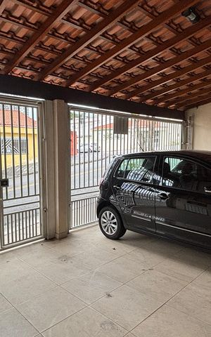 Casa à venda com 162m², 2 quartos e 3 vagas Casa à venda com 162m², 2 quartos e 3 vagasGaragem