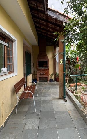 Casa à venda com 162m², 2 quartos e 3 vagas Casa à venda com 162m², 2 quartos e 3 vagasQuintal