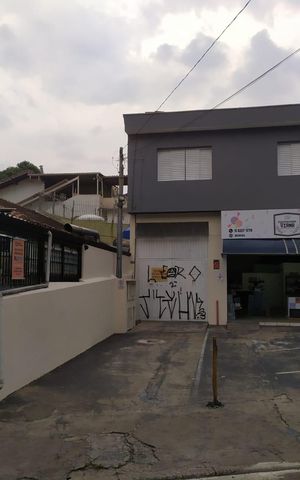 Casa à venda com 900m², 5 quartos e 5 vagasFachada
