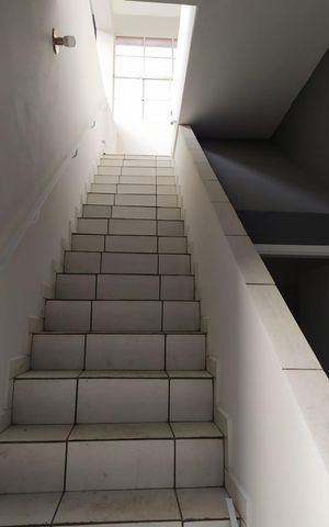 Casa à venda com 900m², 5 quartos e 5 vagasEscada