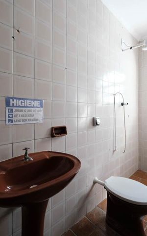 Casa à venda com 240m², 4 quartos e 4 vagasBanheiro 2