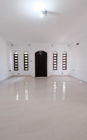 Casa à venda com 240m², 4 quartos e 4 vagasSala