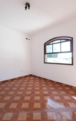 Casa à venda com 240m², 4 quartos e 4 vagasSuíte