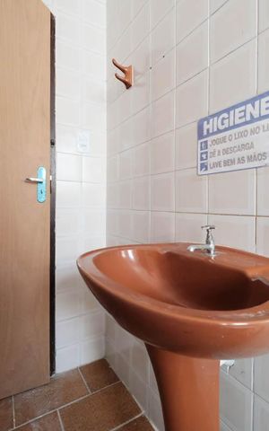 Casa à venda com 240m², 4 quartos e 4 vagasBanheiro 2