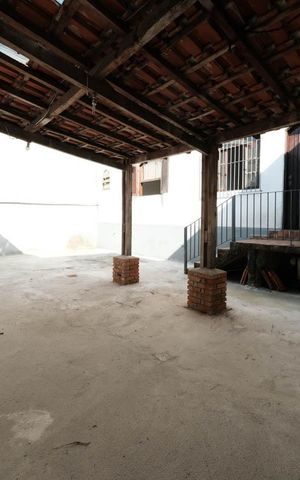 Casa à venda com 240m², 4 quartos e 4 vagasv