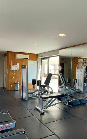 Studio à venda com 42m², 1 quarto e 1 vaga Studio à venda com 42m², 1 quarto e 1 vagaPiscina