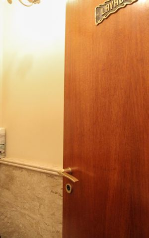 Apartamento à venda com 186m², 4 quartos e 3 vagas Apartamento à venda com 186m², 4 quartos e 3 vagasBanheiro 4 - Lavabo