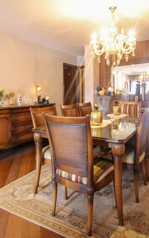 Apartamento à venda com 186m², 4 quartos e 3 vagas Apartamento à venda com 186m², 4 quartos e 3 vagasSala