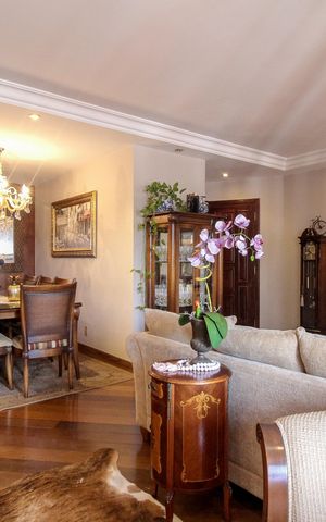 Apartamento à venda com 186m², 4 quartos e 3 vagas Apartamento à venda com 186m², 4 quartos e 3 vagasSala