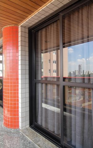 Apartamento à venda com 186m², 4 quartos e 3 vagas Apartamento à venda com 186m², 4 quartos e 3 vagasSala