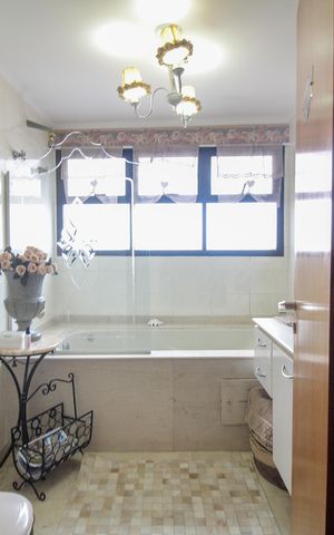 Apartamento à venda com 186m², 4 quartos e 3 vagas Apartamento à venda com 186m², 4 quartos e 3 vagasQuarto Suite - 1 - Banheiro
