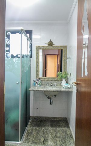 Apartamento à venda com 186m², 4 quartos e 3 vagas Apartamento à venda com 186m², 4 quartos e 3 vagasQuarto Suite - 2 - Banheiro