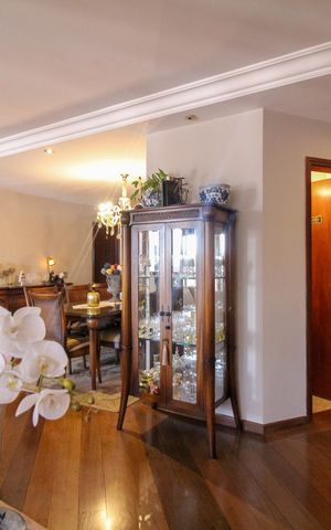 Apartamento à venda com 186m², 4 quartos e 3 vagas Apartamento à venda com 186m², 4 quartos e 3 vagasSala