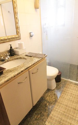Apartamento à venda com 186m², 4 quartos e 3 vagas Apartamento à venda com 186m², 4 quartos e 3 vagasBanheiro 3