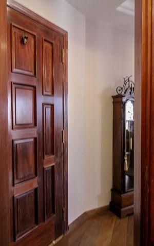 Apartamento à venda com 186m², 4 quartos e 3 vagas Apartamento à venda com 186m², 4 quartos e 3 vagasBanheiro 4 - Lavabo