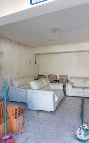 Casa para alugar com 133m², 8 quartos e 1 vagaSalão