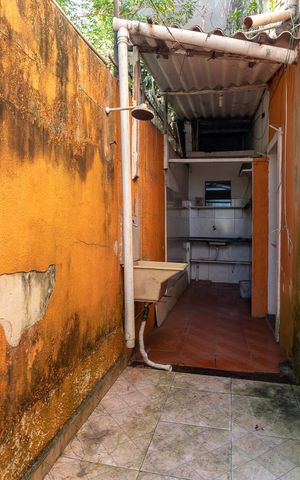 Casa para alugar com 133m², 8 quartos e 1 vagaÁrea de Serviço