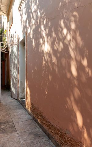 Casa para alugar com 133m², 8 quartos e 1 vagaCorredor Lateral