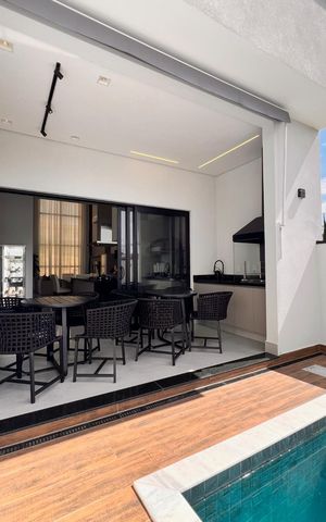 Casa de condomínio à venda com 300m², 3 quartos e 2 vagas Casa de condomínio à venda com 300m², 3 quartos e 2 vagasÁrea externa