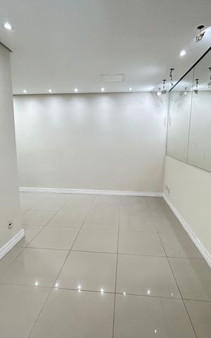 Apartamento à venda com 80m², 3 quartos e 1 vaga Apartamento à venda com 80m², 3 quartos e 1 vagaSala