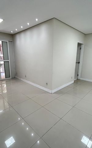 Apartamento à venda com 80m², 3 quartos e 1 vaga Apartamento à venda com 80m², 3 quartos e 1 vagaSala