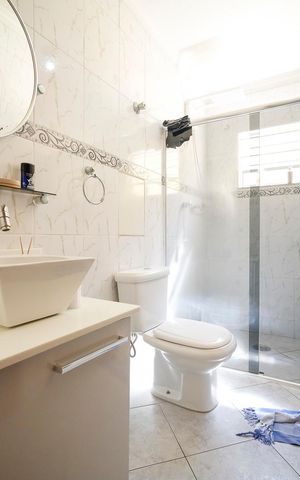 Casa à venda com 140m², 4 quartos e 2 vagasBanheiro 2