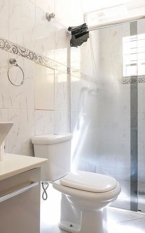 Casa à venda com 140m², 4 quartos e 2 vagasBanheiro 2