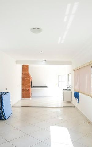 Casa à venda com 140m², 4 quartos e 2 vagasQuintal