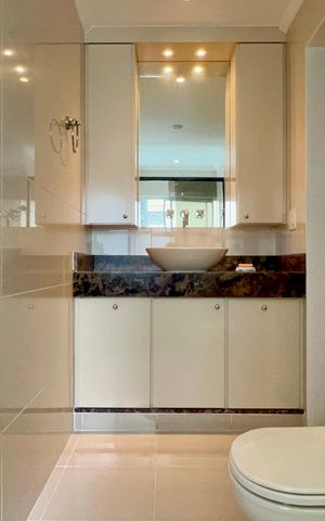 Apartamento à venda com 158m², 3 quartos e 1 vaga Apartamento à venda com 158m², 3 quartos e 1 vagaBanheiro da Suíte 1