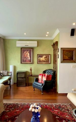 Apartamento à venda com 158m², 3 quartos e 1 vaga Apartamento à venda com 158m², 3 quartos e 1 vagaSala