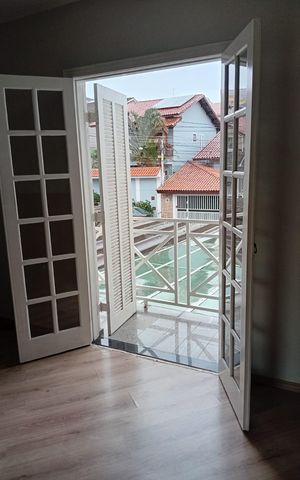 Casa à venda com 100m², 2 quartos e 2 vagas Casa à venda com 100m², 2 quartos e 2 vagasQuarto