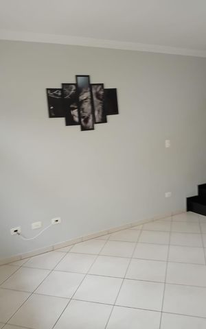 Casa à venda com 100m², 2 quartos e 2 vagas Casa à venda com 100m², 2 quartos e 2 vagasSala
