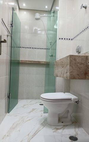 Casa à venda com 100m², 2 quartos e 2 vagas Casa à venda com 100m², 2 quartos e 2 vagasBanheiro