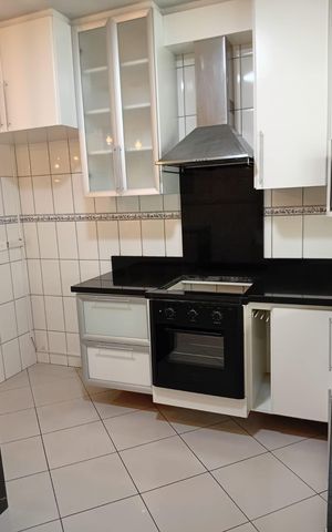 Casa à venda com 100m², 2 quartos e 2 vagas Casa à venda com 100m², 2 quartos e 2 vagasCozinha