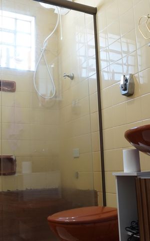 Casa à venda com 110m², 3 quartos e 2 vagasBanheiro