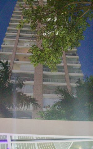 Apartamento para alugar com 115m², 3 quartos e 2 vagas Apartamento para alugar com 115m², 3 quartos e 2 vagasFachada