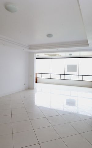 Apartamento para alugar com 205m², 3 quartos e sem vaga Apartamento para alugar com 205m², 3 quartos e sem vagaSala