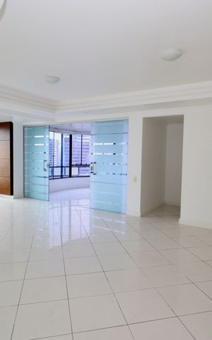 Apartamento para alugar com 205m², 3 quartos e sem vaga Apartamento para alugar com 205m², 3 quartos e sem vagaSala