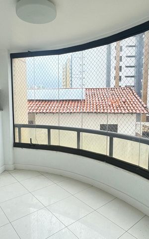 Apartamento para alugar com 205m², 3 quartos e sem vaga Apartamento para alugar com 205m², 3 quartos e sem vagaVaranda