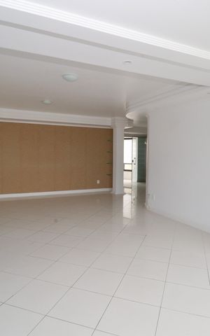 Apartamento para alugar com 205m², 3 quartos e sem vaga Apartamento para alugar com 205m², 3 quartos e sem vagaSala