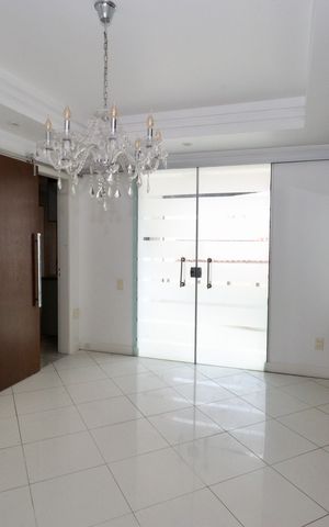 Apartamento para alugar com 205m², 3 quartos e sem vaga Apartamento para alugar com 205m², 3 quartos e sem vagaSala