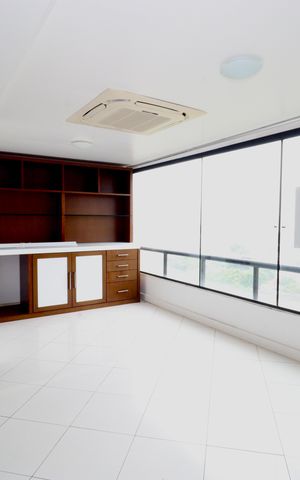 Apartamento para alugar com 205m², 3 quartos e sem vaga Apartamento para alugar com 205m², 3 quartos e sem vagaSala