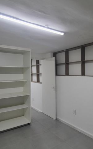 Casa para alugar com 480m², 4 quartos e 5 vagasEscritório
