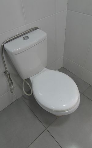 Casa para alugar com 480m², 4 quartos e 5 vagasBanheiro Social (Inferior)