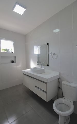 Casa para alugar com 480m², 4 quartos e 5 vagasBanheiro Social (Superior)