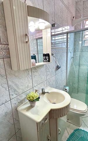 Casa à venda com 156m², 2 quartos e 2 vagasBanheiro 1