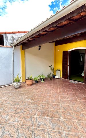 Casa à venda com 156m², 2 quartos e 2 vagasVaranda da Suíte 