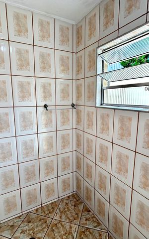 Casa à venda com 156m², 2 quartos e 2 vagasBanheiro 2
